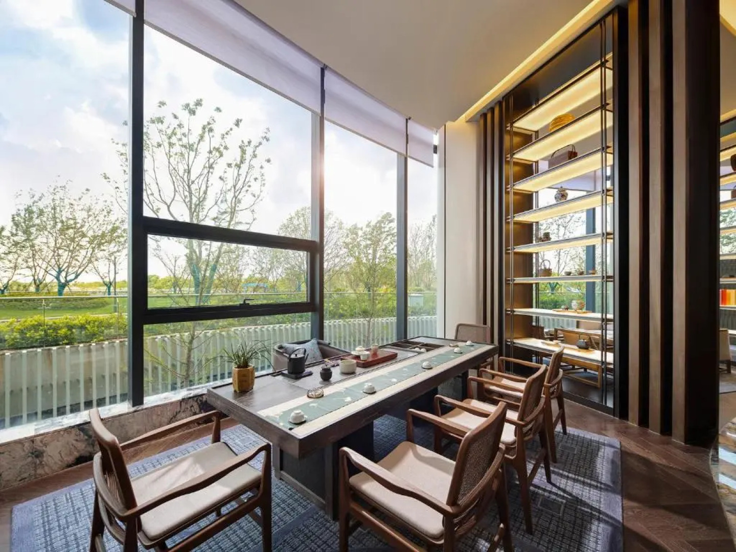 HUALUXE Nanjing Yangtze River by IHG