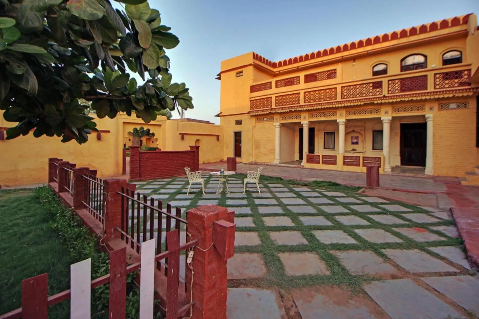 Jawai Castle Resort - A Heritage Hotel in Jawai Leopard Reserve