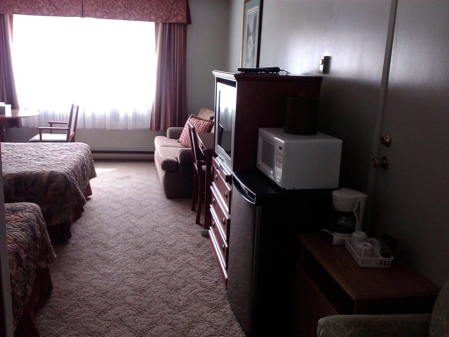 August Jack Motor Inn