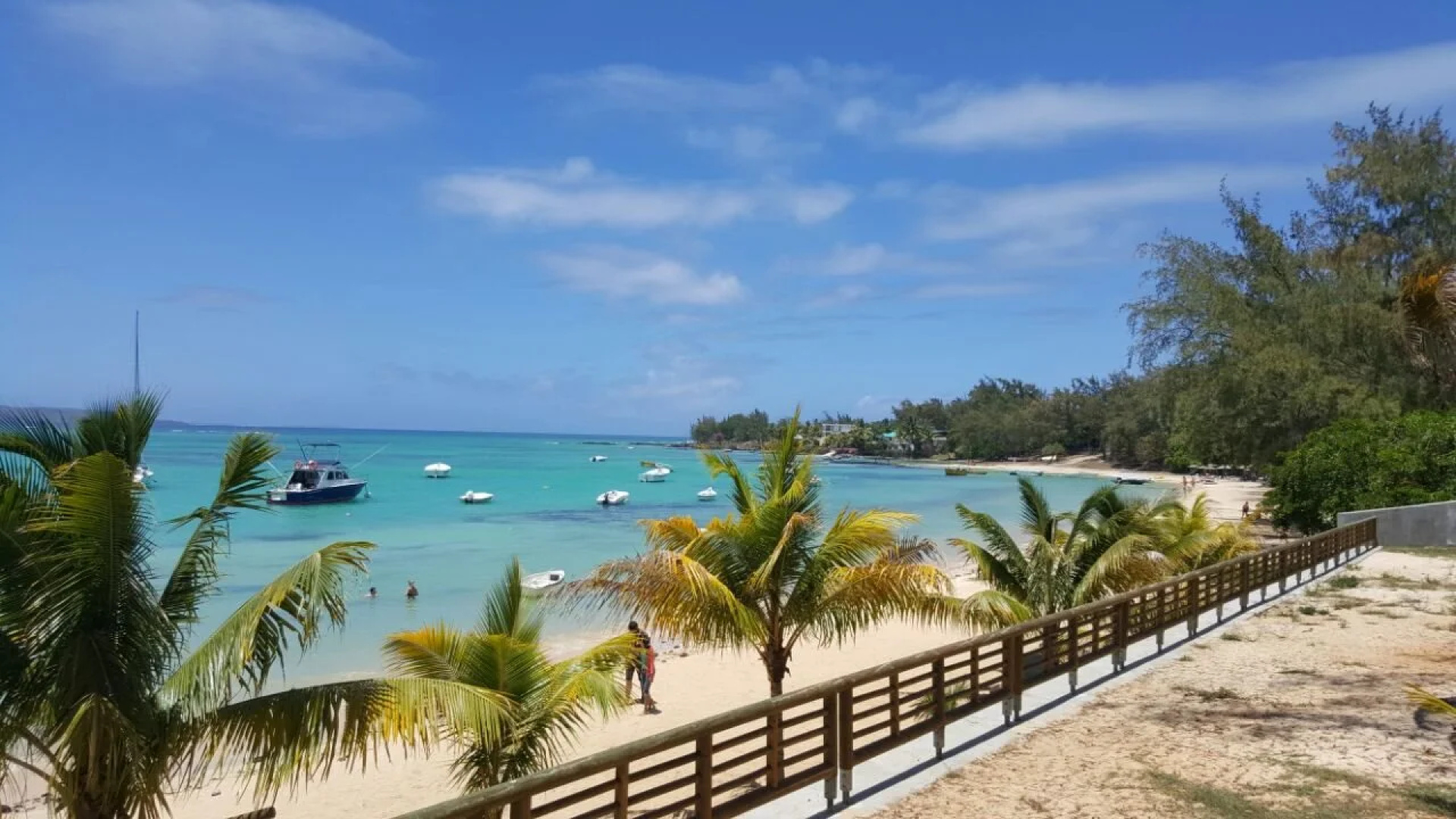 Corail Bleu Private Pool & Garden Villas with LOV