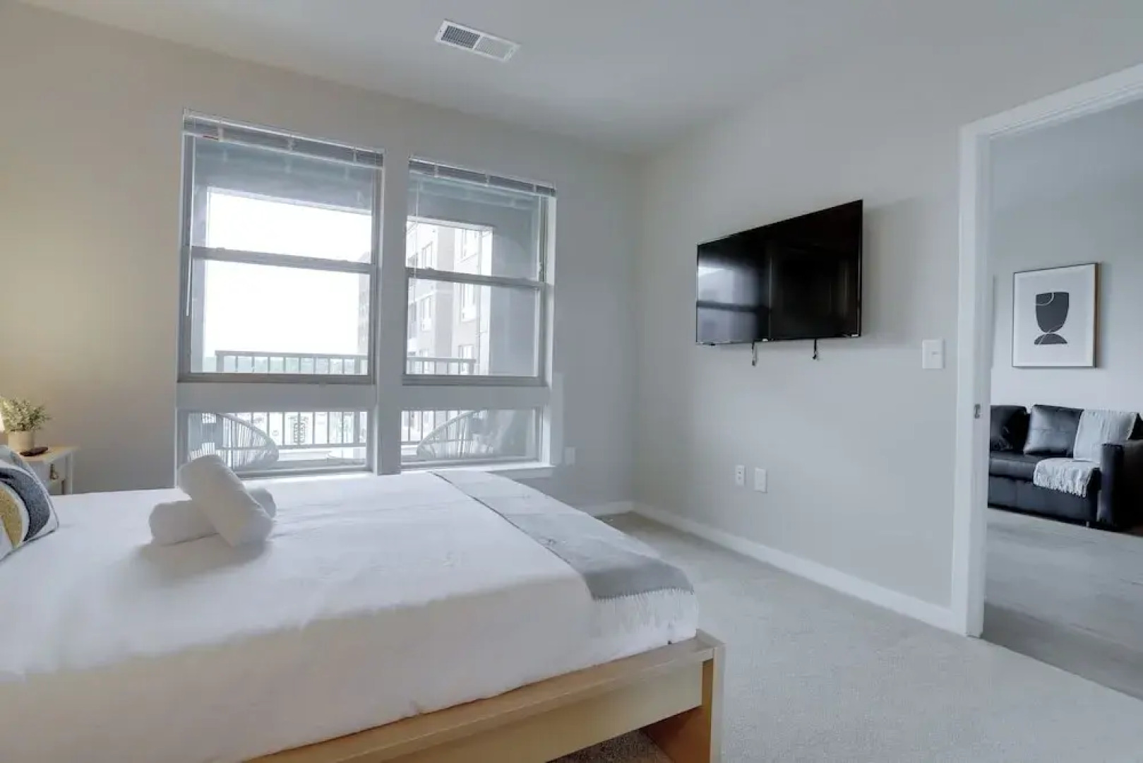 Stylish One-Bedroom Apt in Alexandria