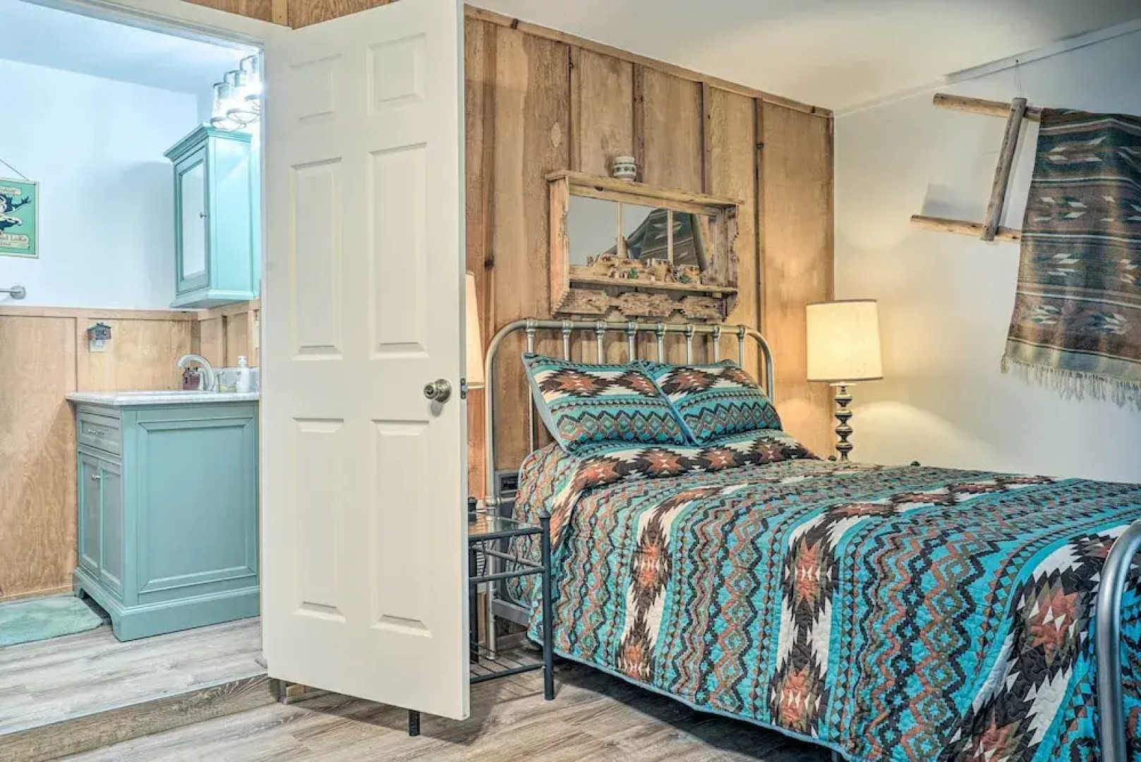 Rustic Cloudcroft Home ~ 2 Mi to Ski Slopes!