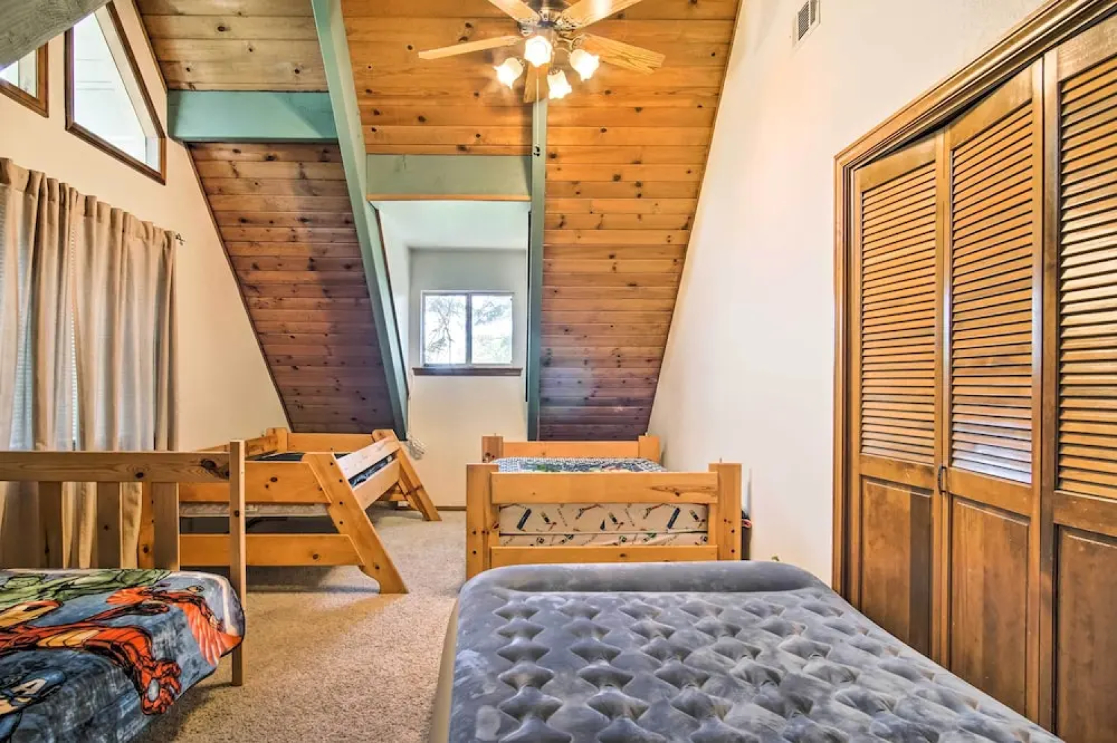 Lake Arrowhead Cabin: Lush Yard ~ 5 Mi to Village