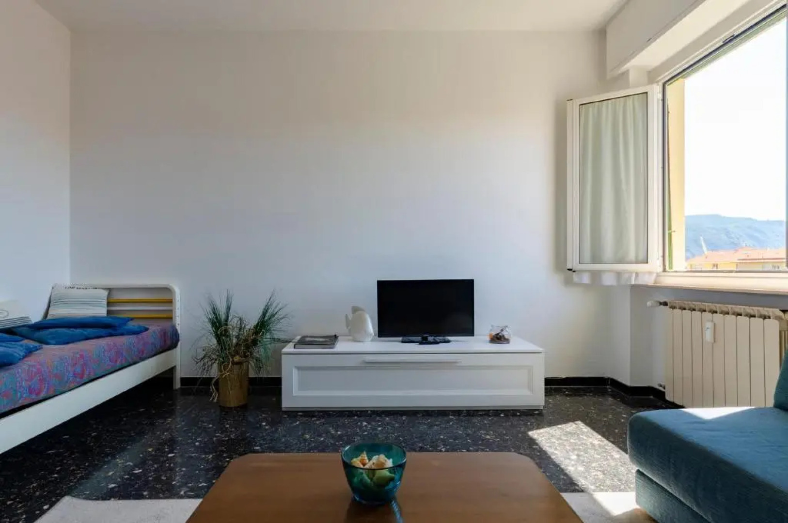 JOIVY Family Flat W/Terrace & Parking Near Beach