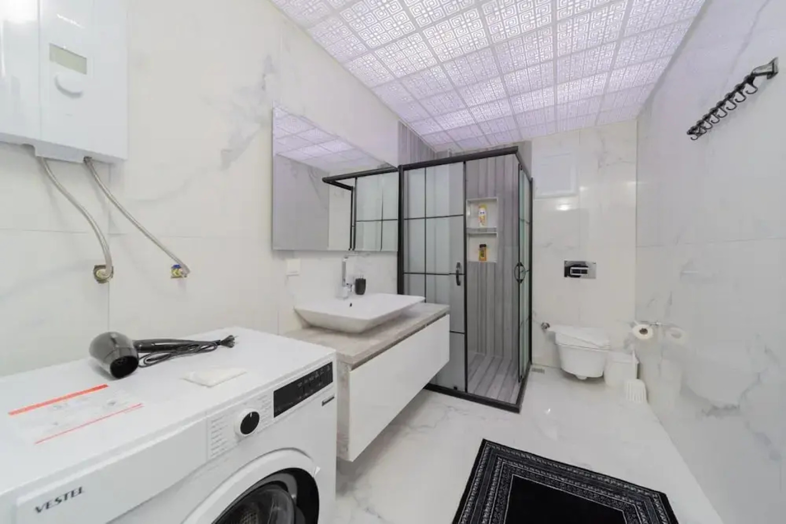 Villa With Pool and Backyard in Kepez