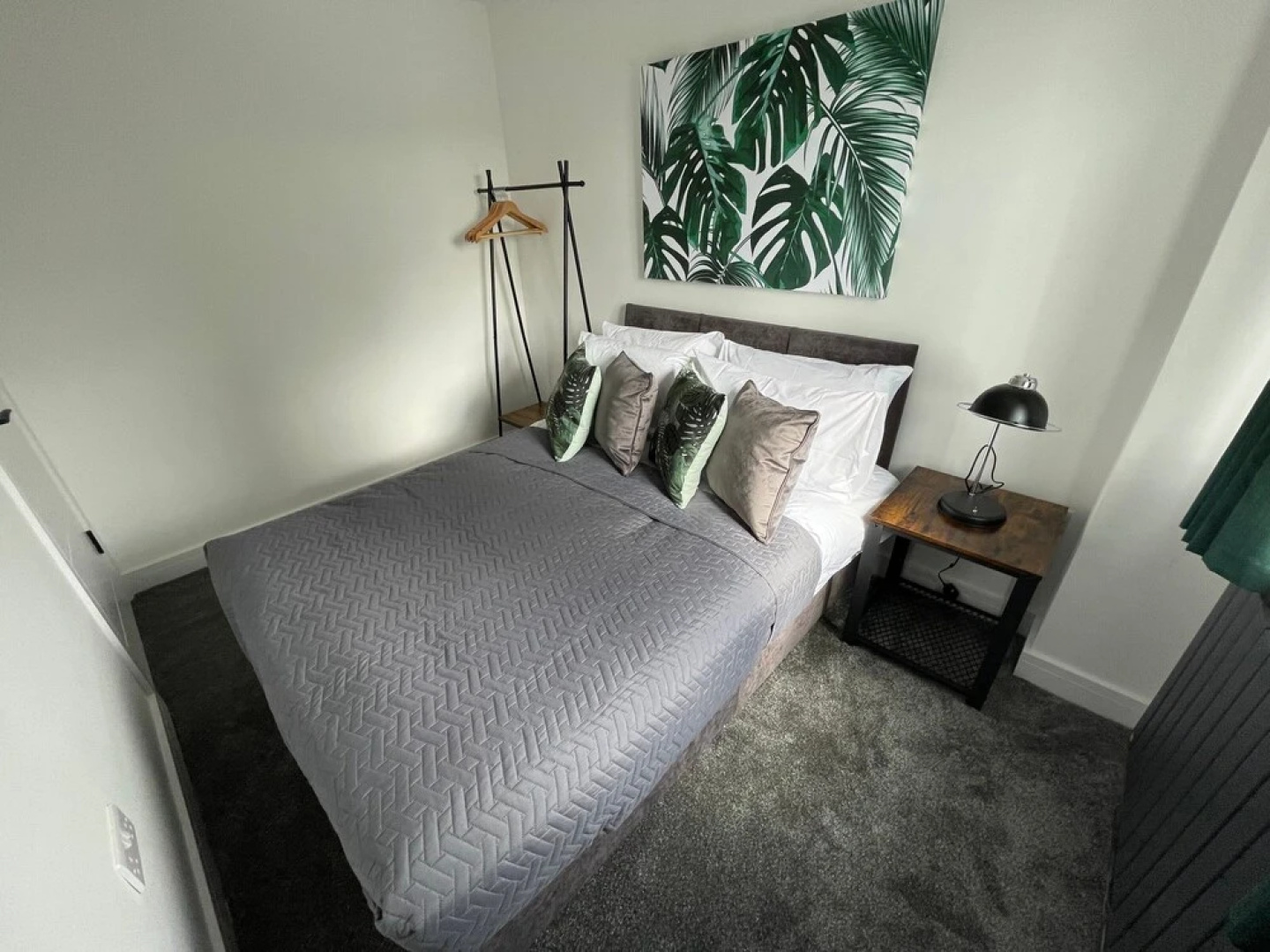 Brand New High Spec House with parking Wi-Fi (B) by HAFH