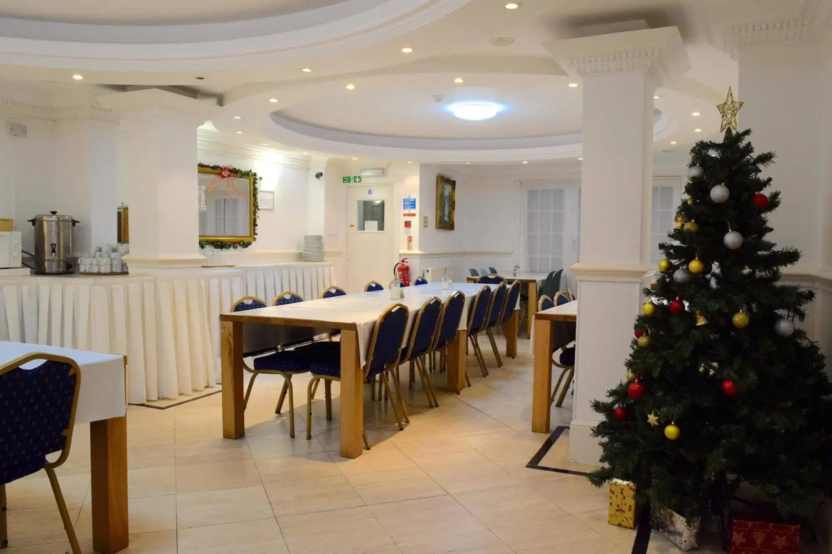 Pembridge Palace Hotel