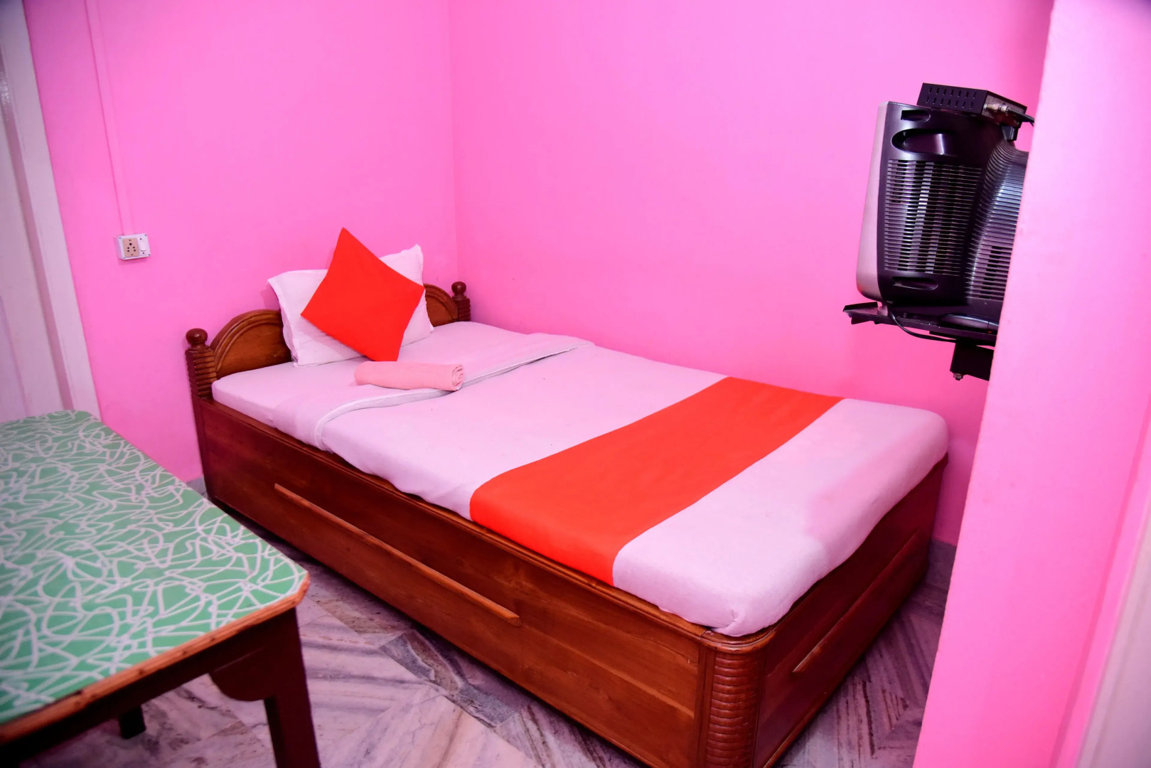 SPOT ON 66402 Hotel Moon Moon