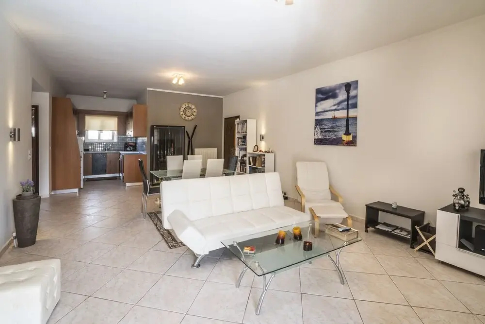 Deluxe Sunny Apartments