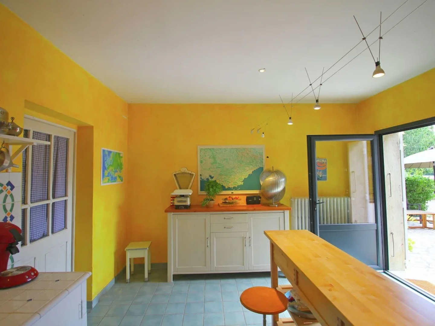 Luxurious Holiday Home in Cavaillon with Private Pool