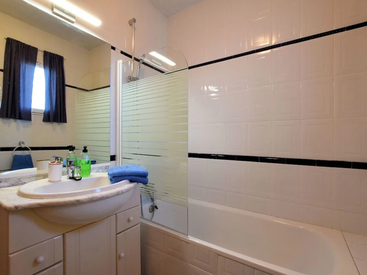 Cozy Holiday Home With Private Swimming Pool in Viñuela