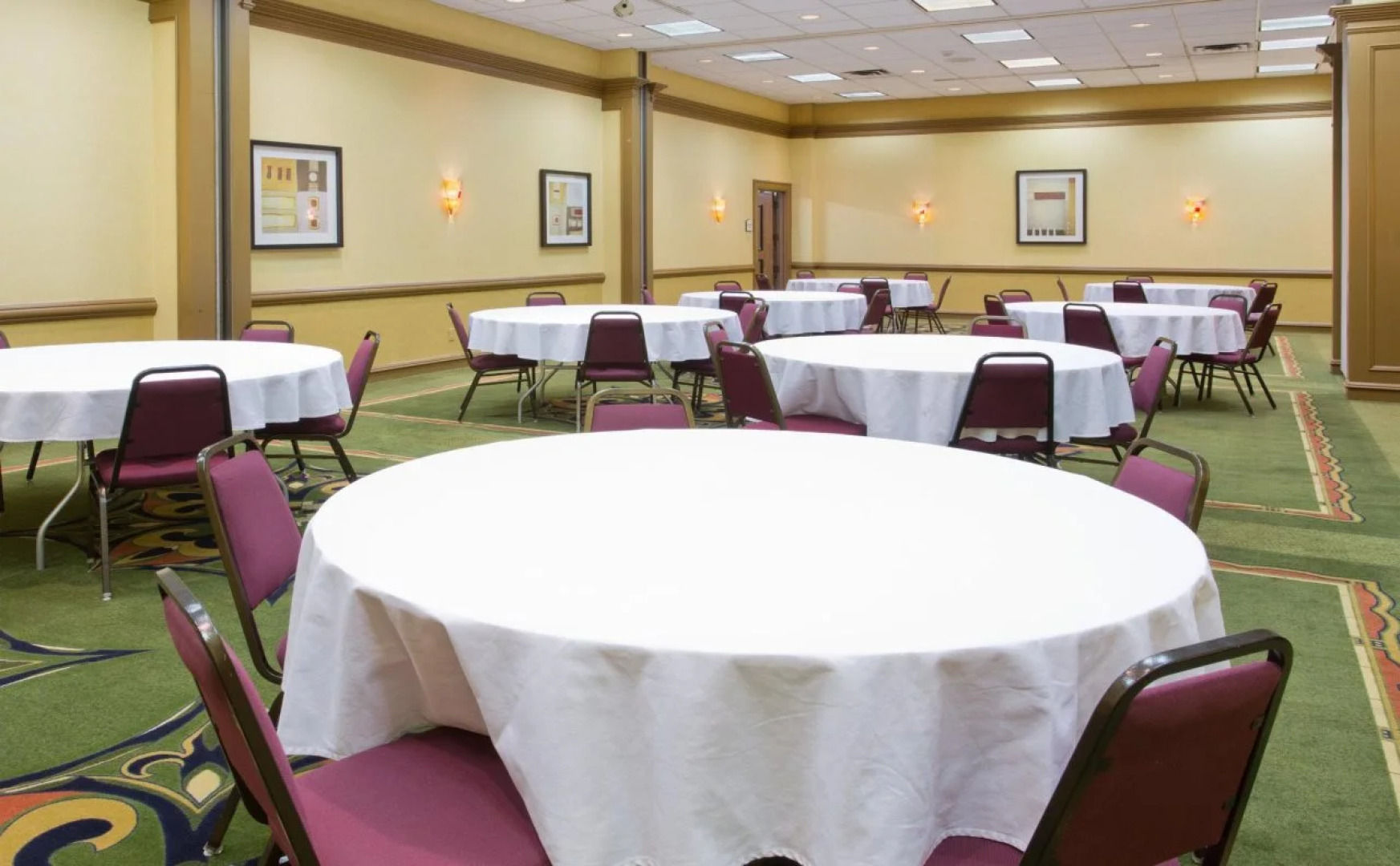 Holiday Inn Express & Suites Irving Dfw Airport North by IHG