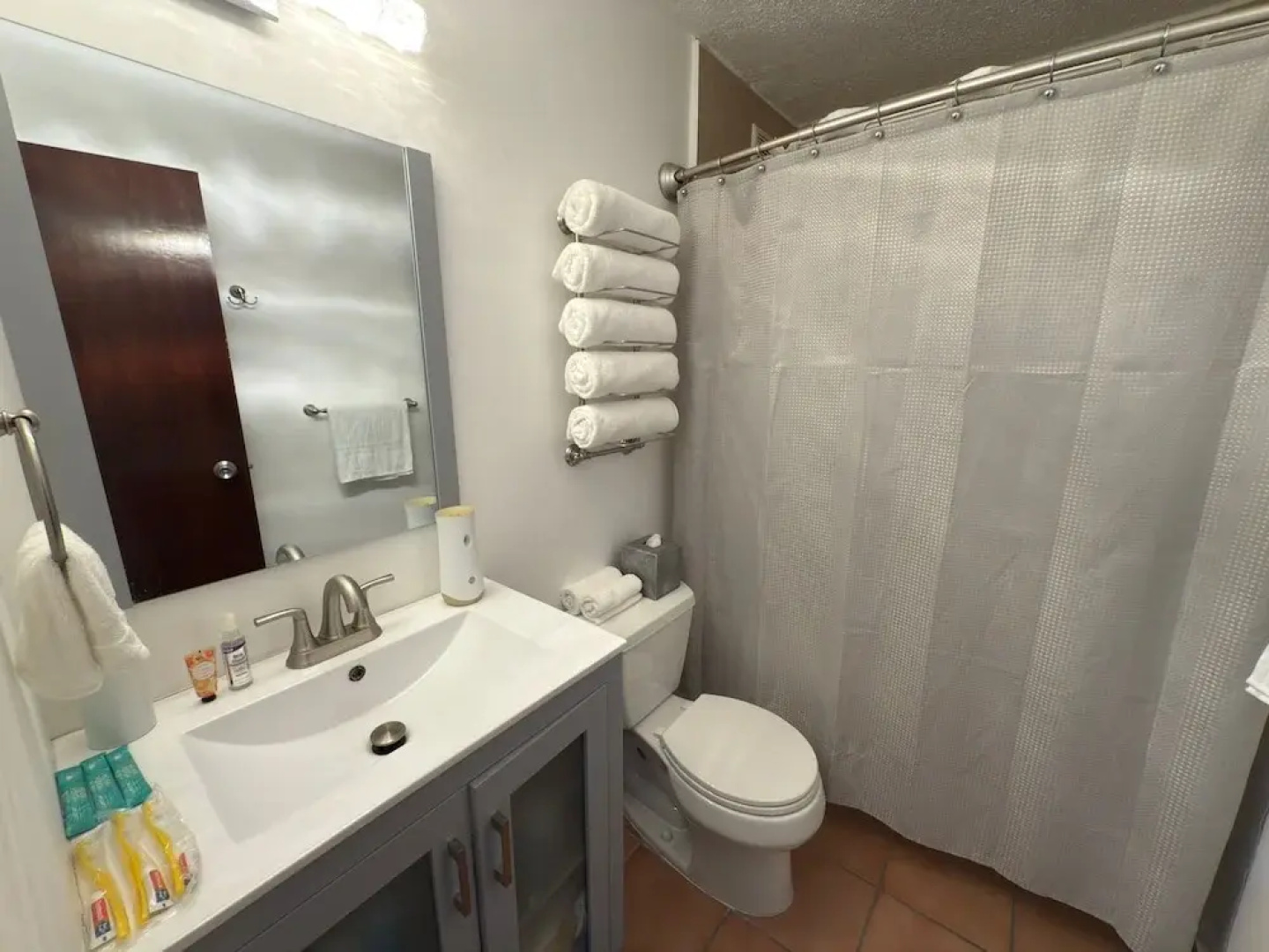 3 Bed 1 Bath 1 Park Plaza Universidad