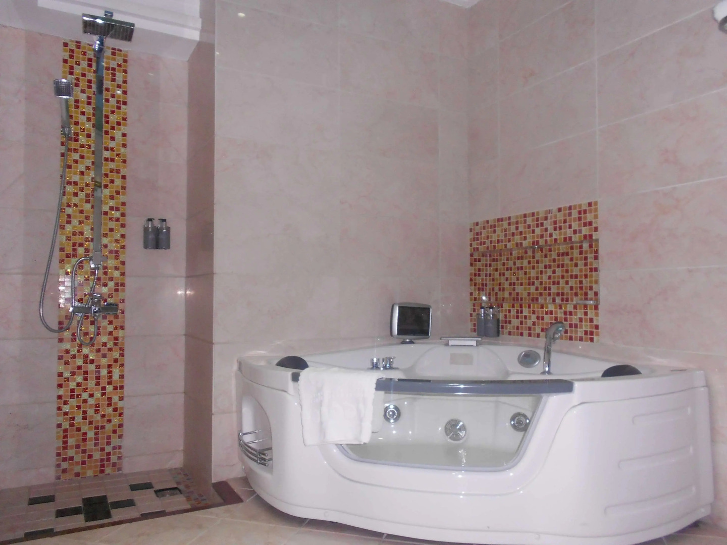 Best Western Plus Paramount Hotel