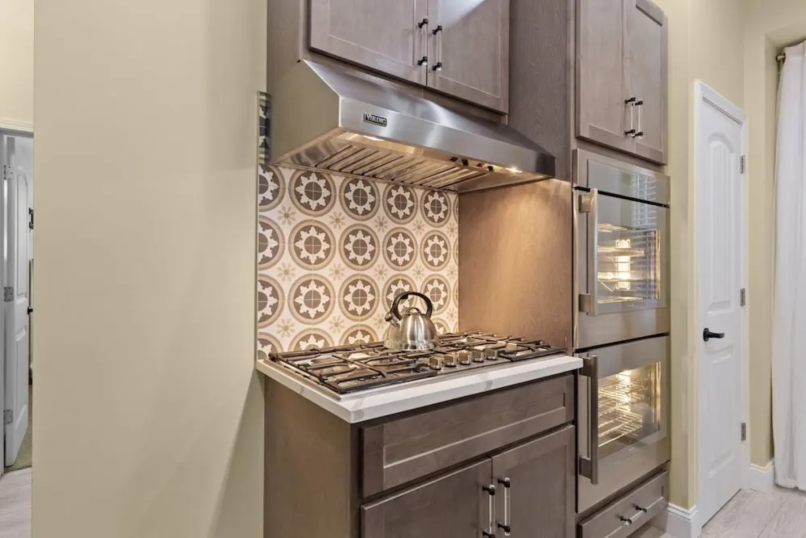 Red Brick Hideaway | JZ Vacation Rentals