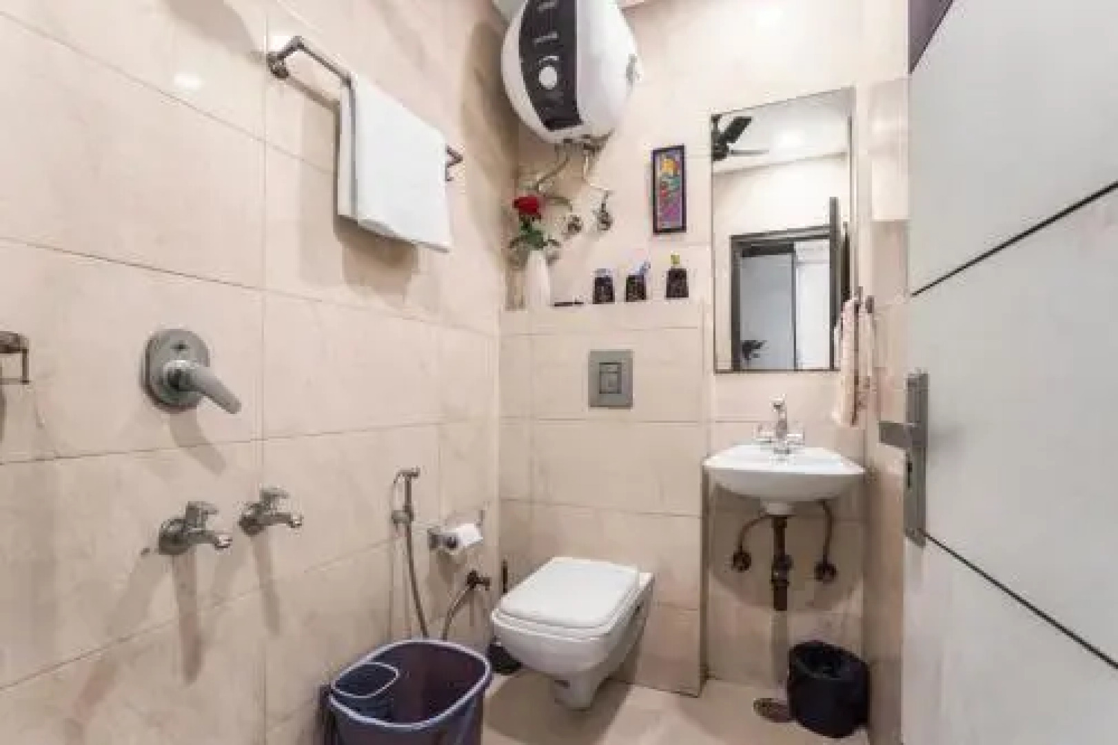 Entire World Class Apartment near Metro Station