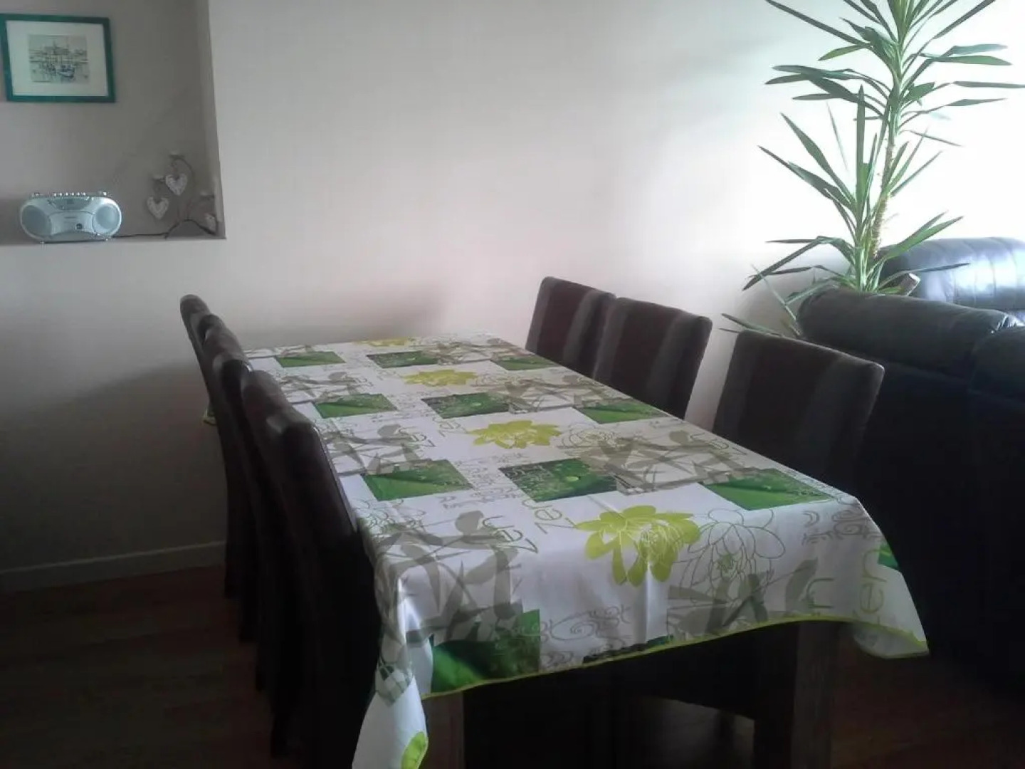 Magnifique appartement, face au Port de Granville, avec vue sur mer, à 200 m du centre ville.