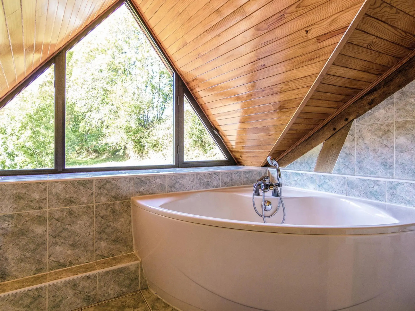 Modern Villa in Serilhac with Private Pool