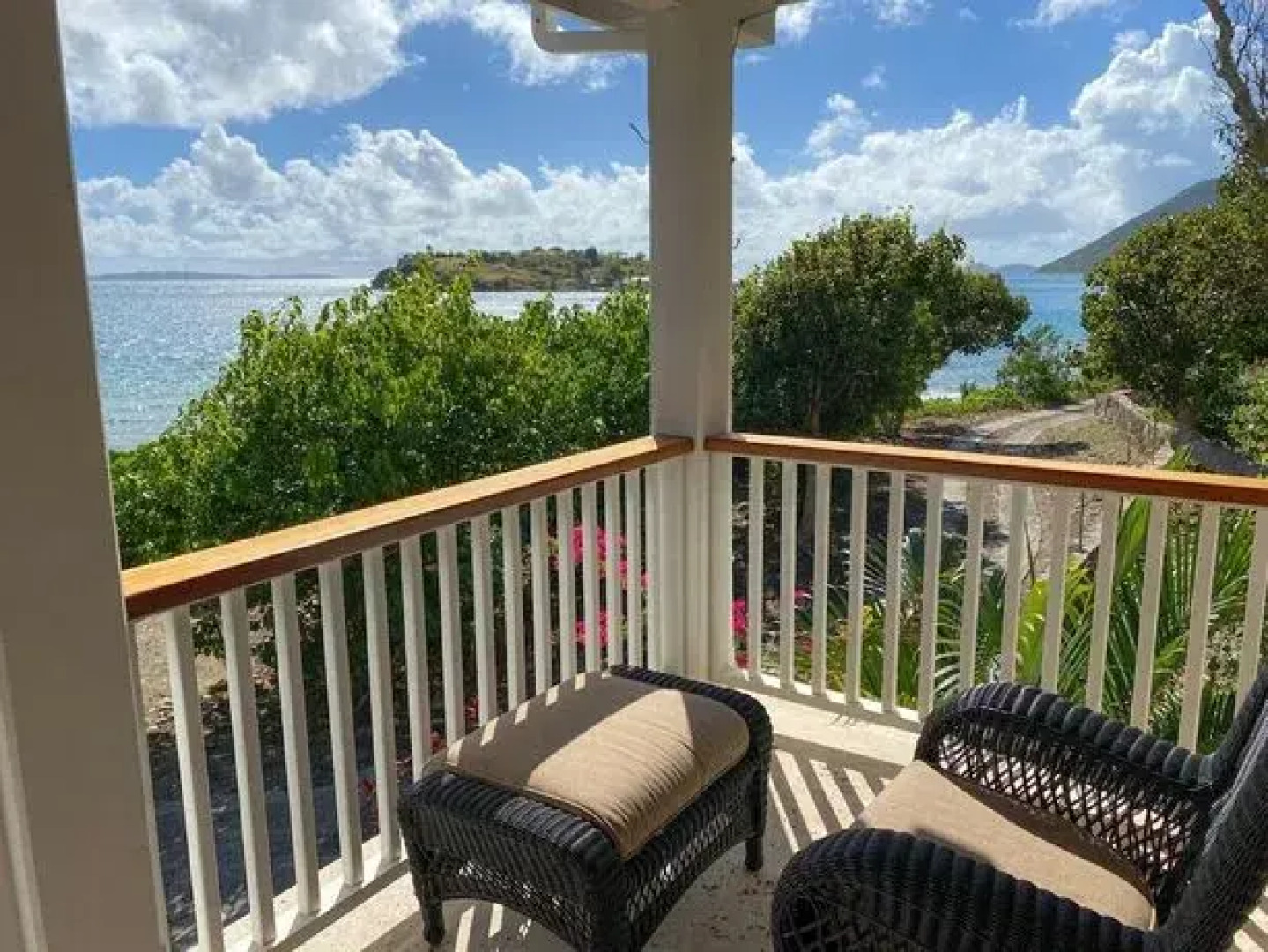 Luxury 7BR Waterfront Villa w Instaviews Boat