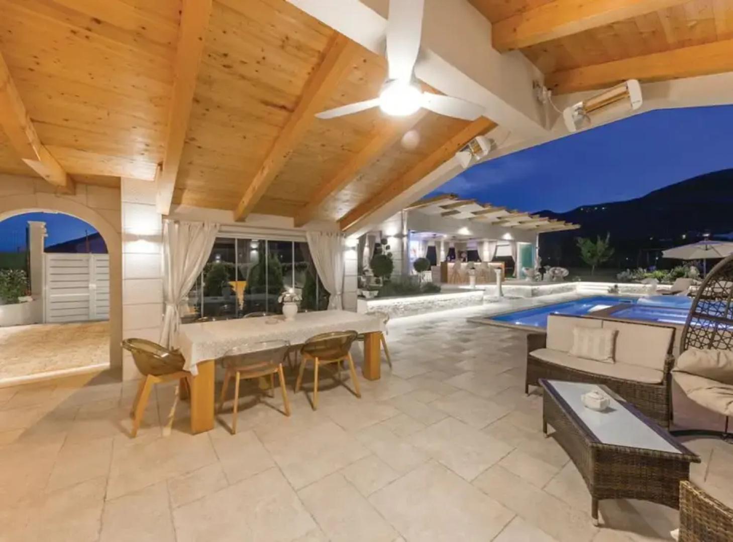 Luxury Villa Malo