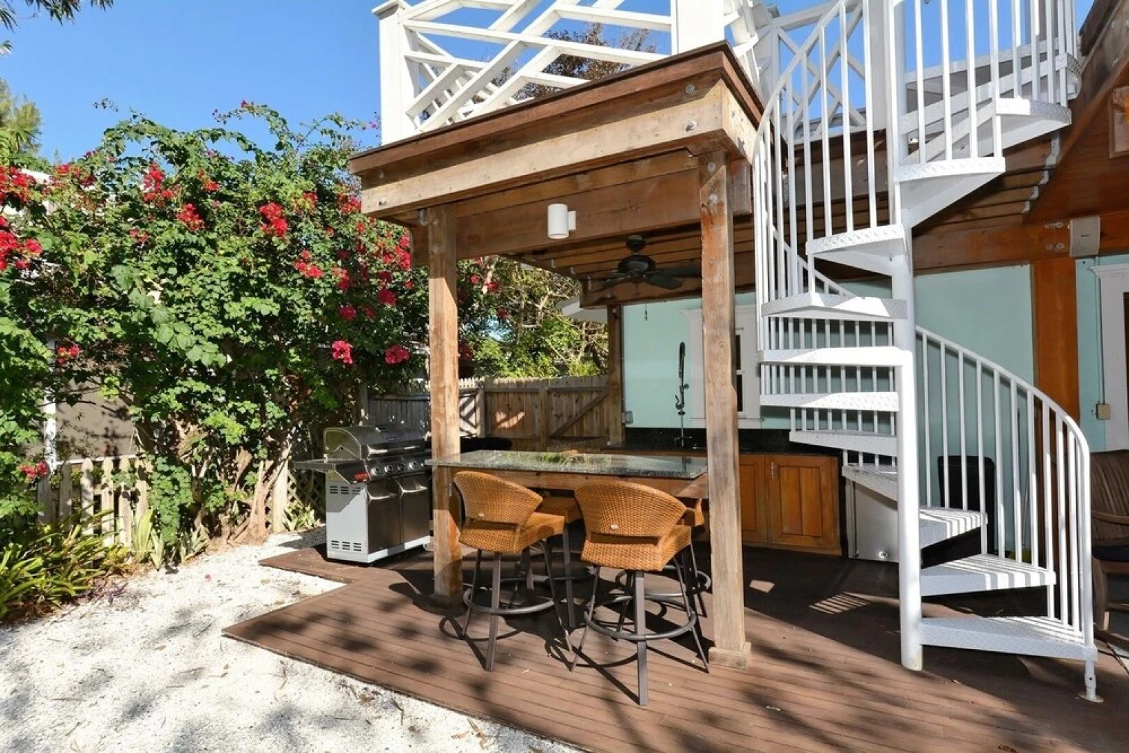 The Lady Fish 3 Bedroom Home by RedAwning