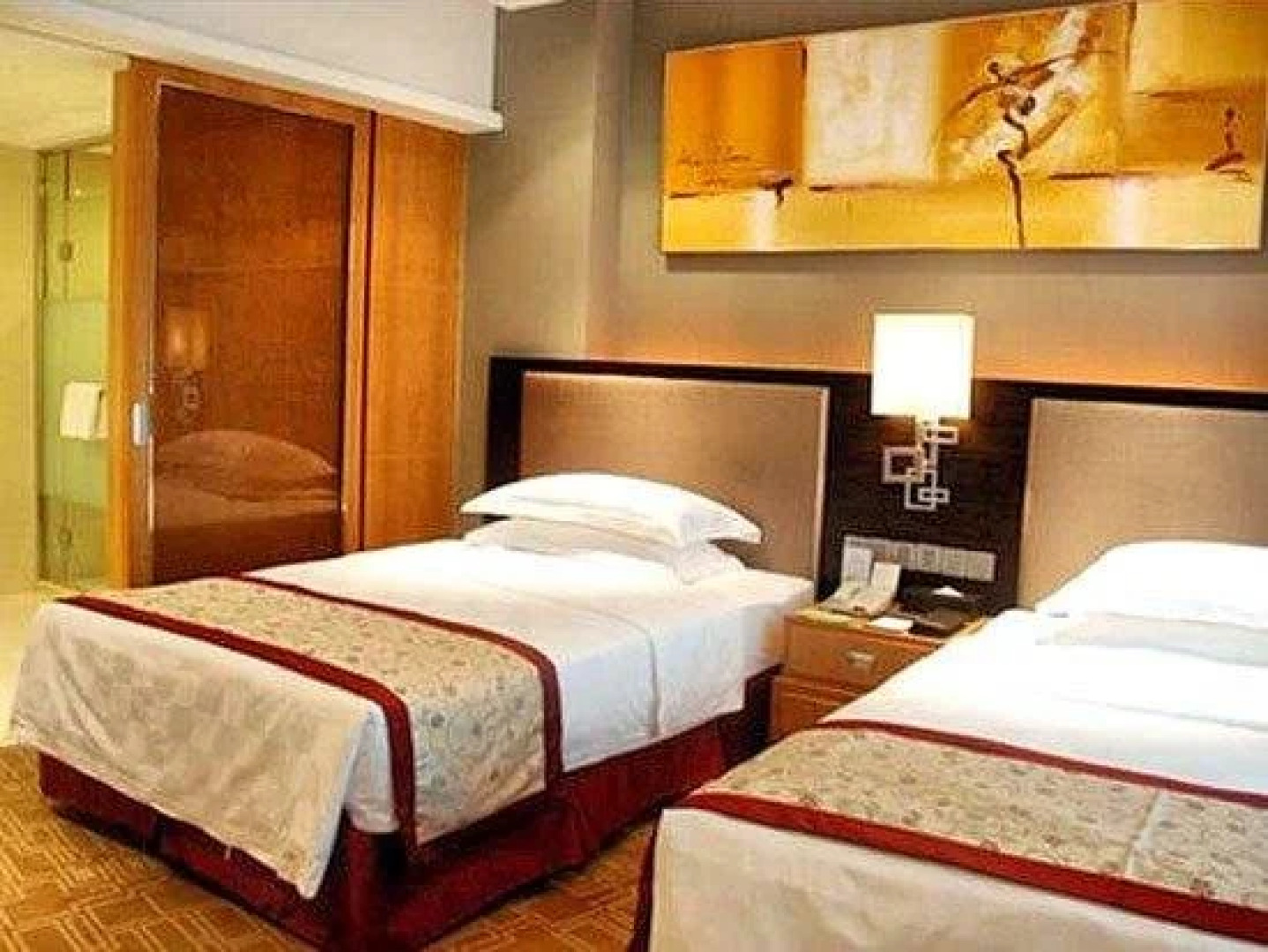 Aile Crown Holiday Hotel