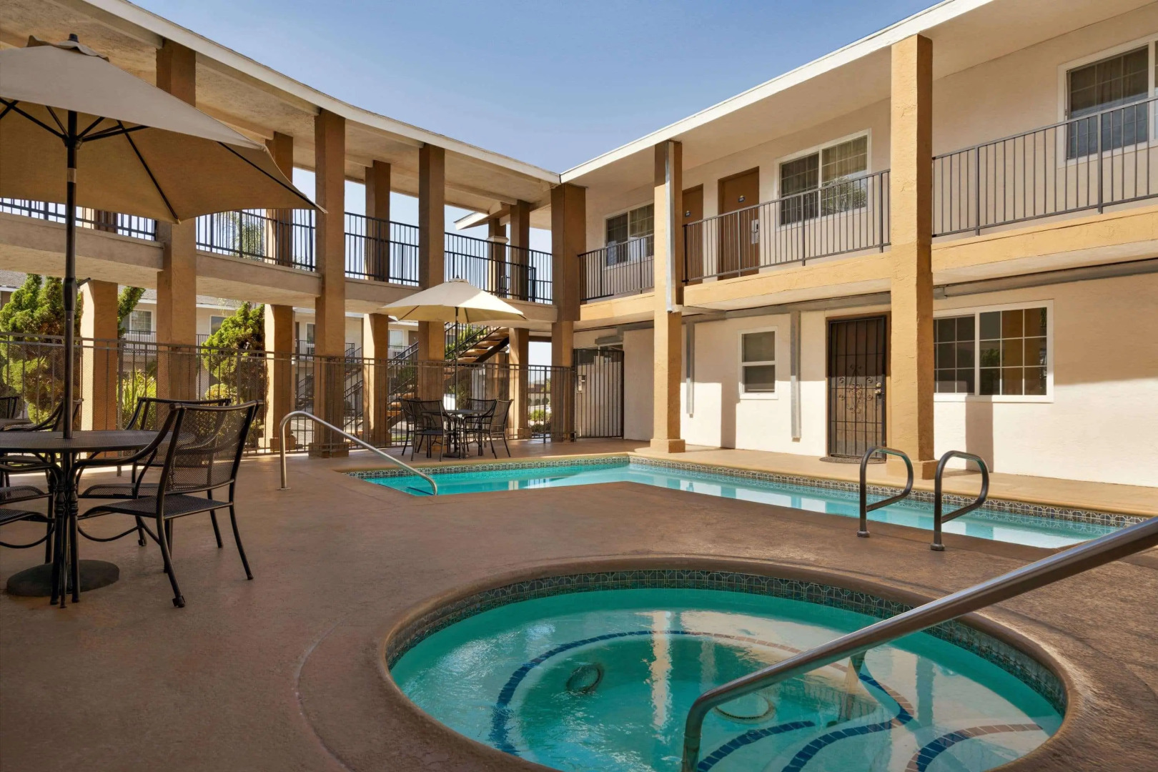 Days Inn and Suites San Diego SDSU
