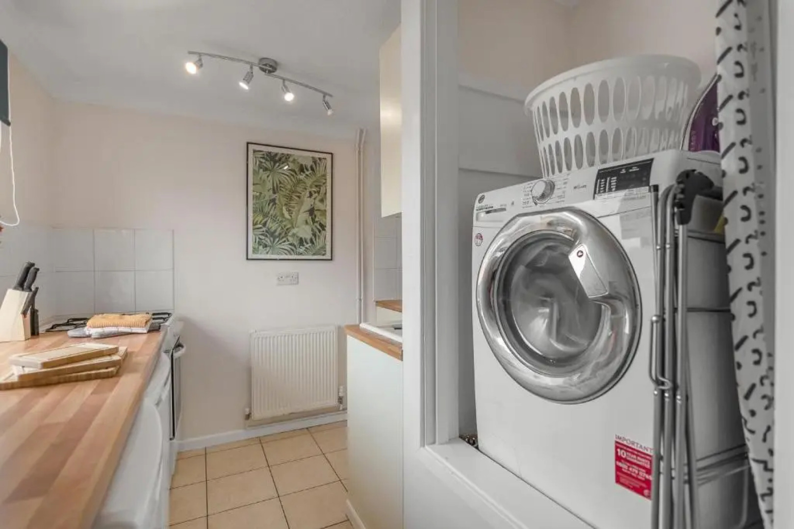 Reepham Rest - 2 Bedroom, Free Parking, 390 Mbps Wifi, Netflix, Fully Equipped kitchen - Ginger & Gold ltd