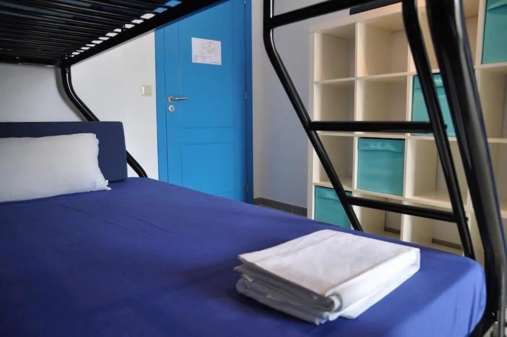 Mana Mana Youth Hostel