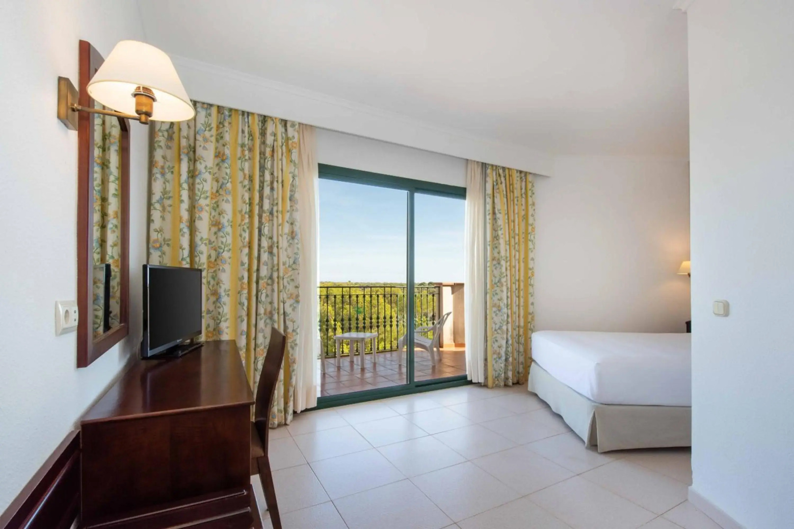 Valentin Son Bou Hotel
