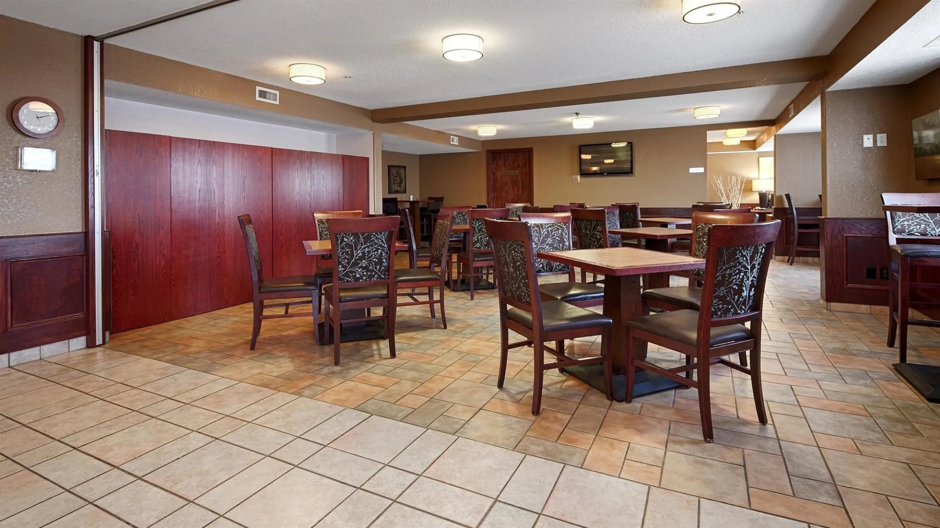 Best Western Strathmore Inn
