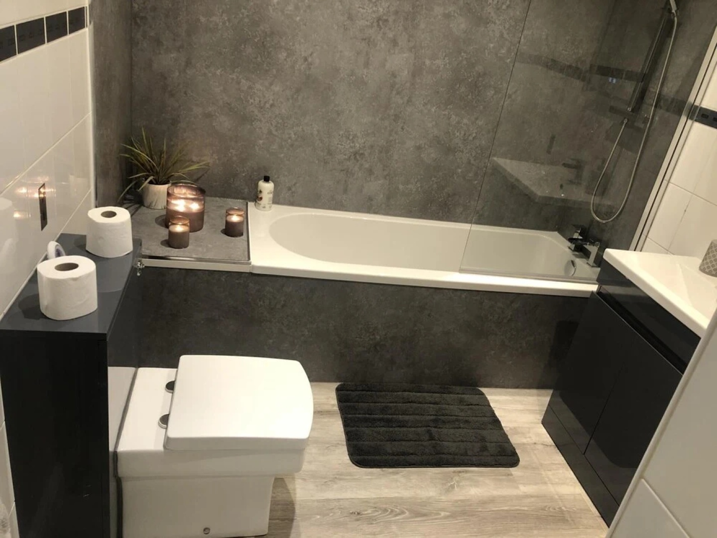 3-bed Apartment - Sleeps 6 - Parking, Wifi, Pets