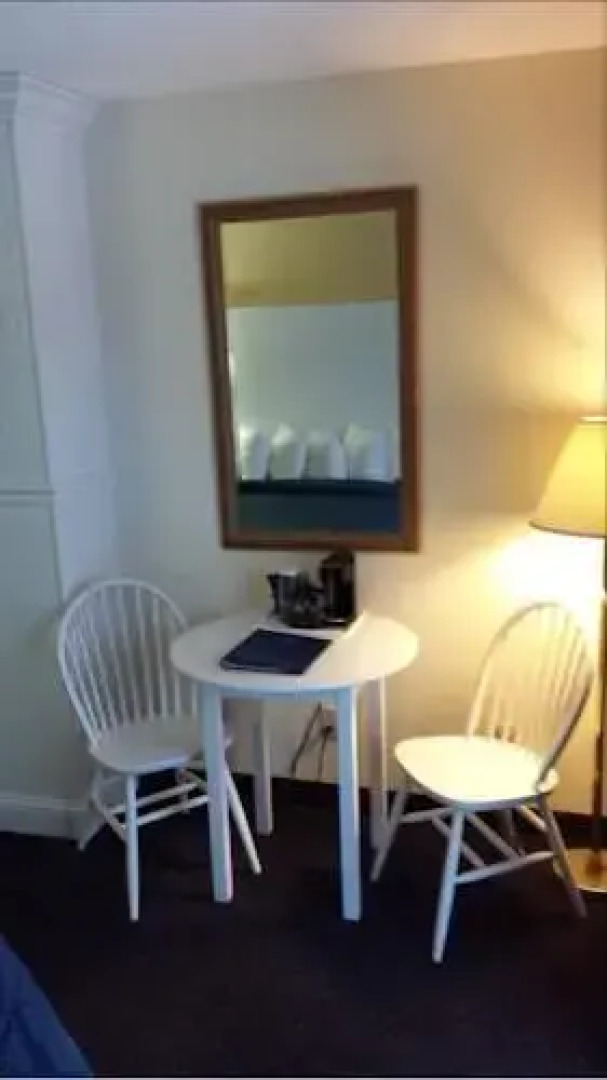 Breakers Resort - Lakeside