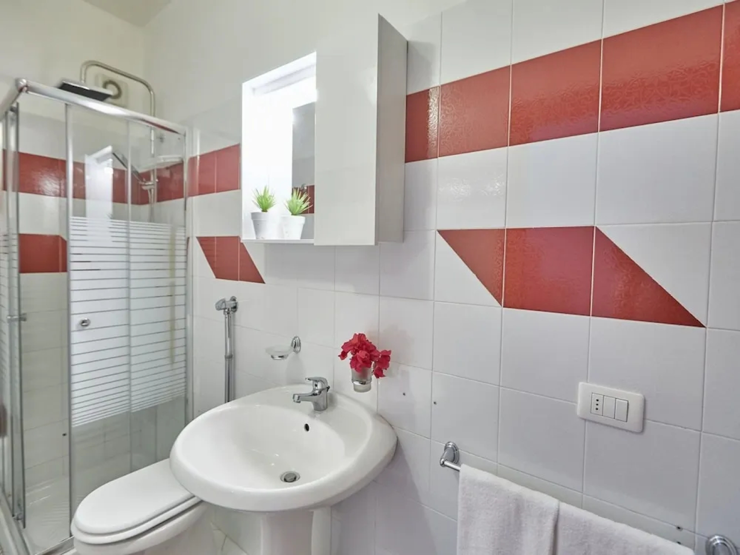 Villa in Pozzallo Near Sandy Beaches