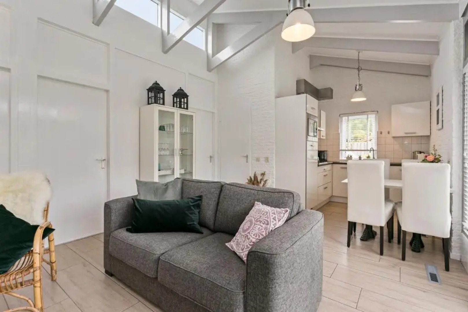 Bungalow Toekomst 24 Ouddorp, garden, fireplace, near the beach and dunes - not for companies