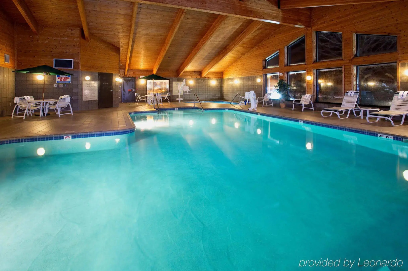 Cobblestone Hotel & Suites – Wisconsin Rapids