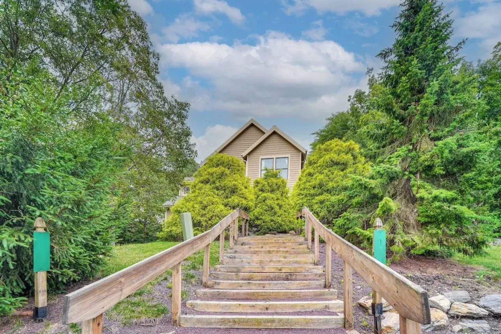 Tannersville Resort Home w/ Deck & Gas Grill!