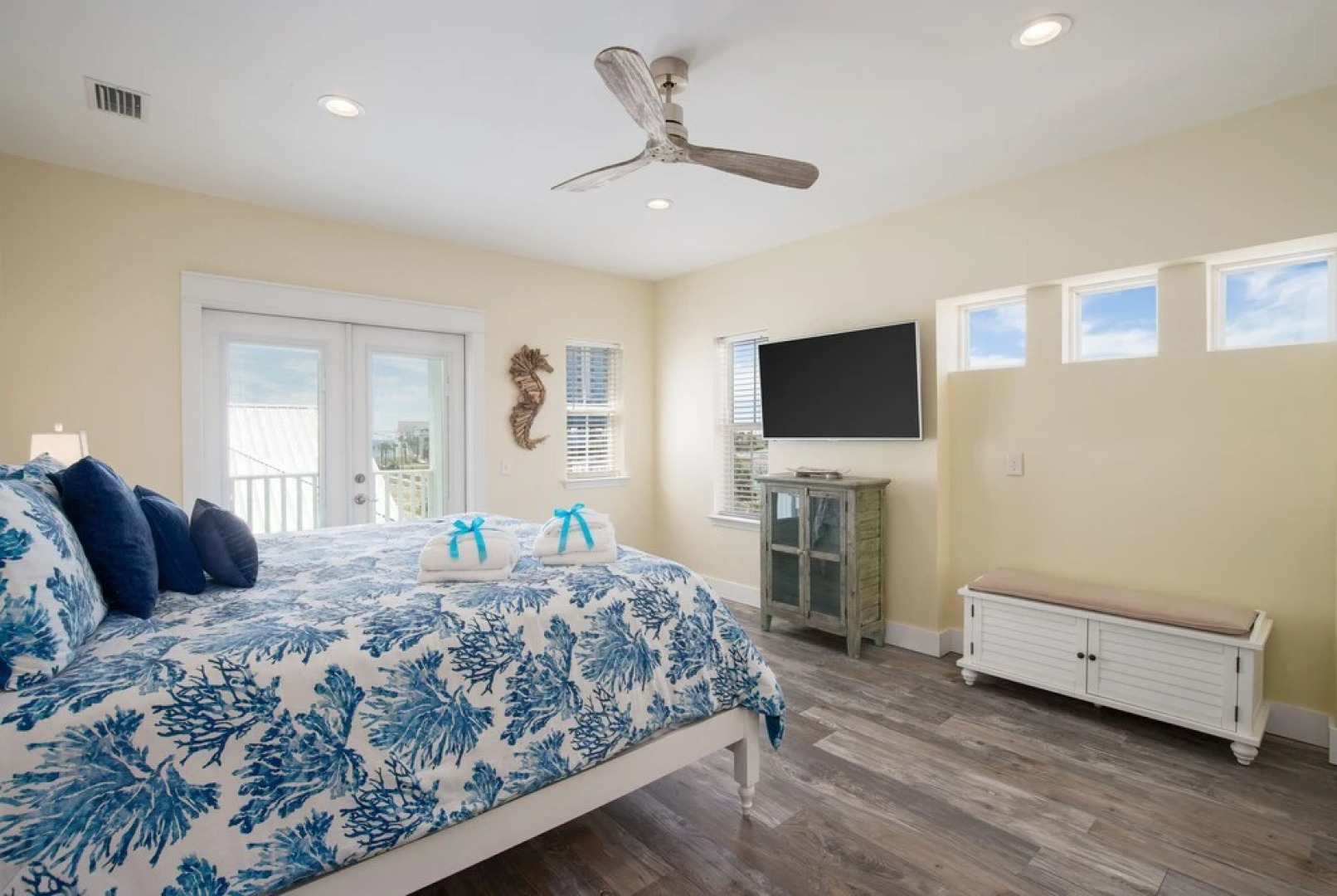 621 Lyndell Ln Unit B Aqua House