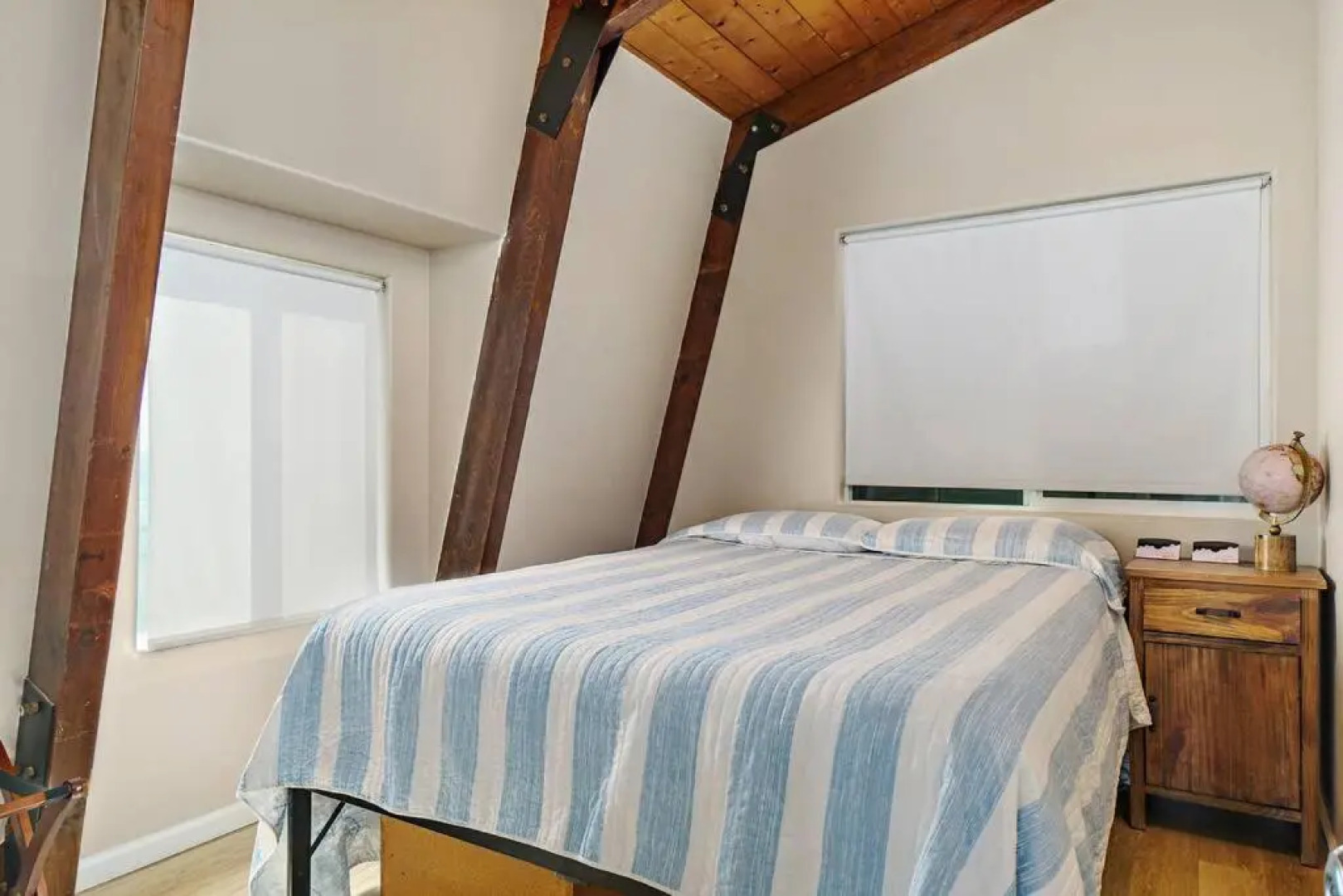 Ocean View Fun Deck Steps To Sandy Beach