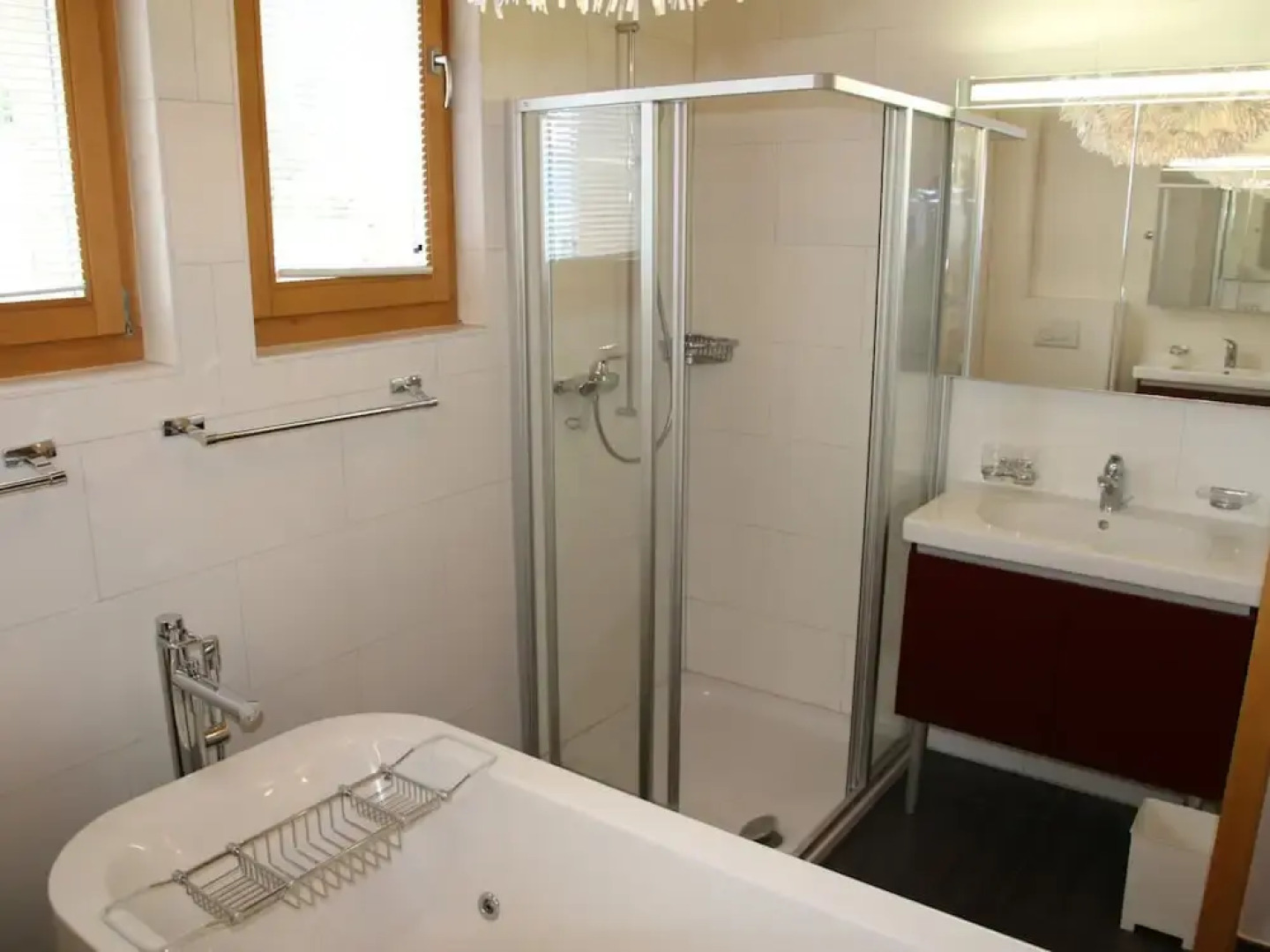 Hilltop Apartment With Valley Views