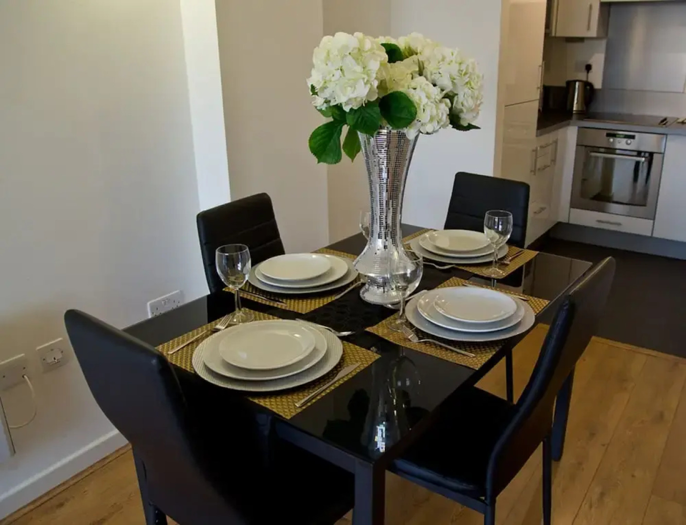 Icon Becket Apartment