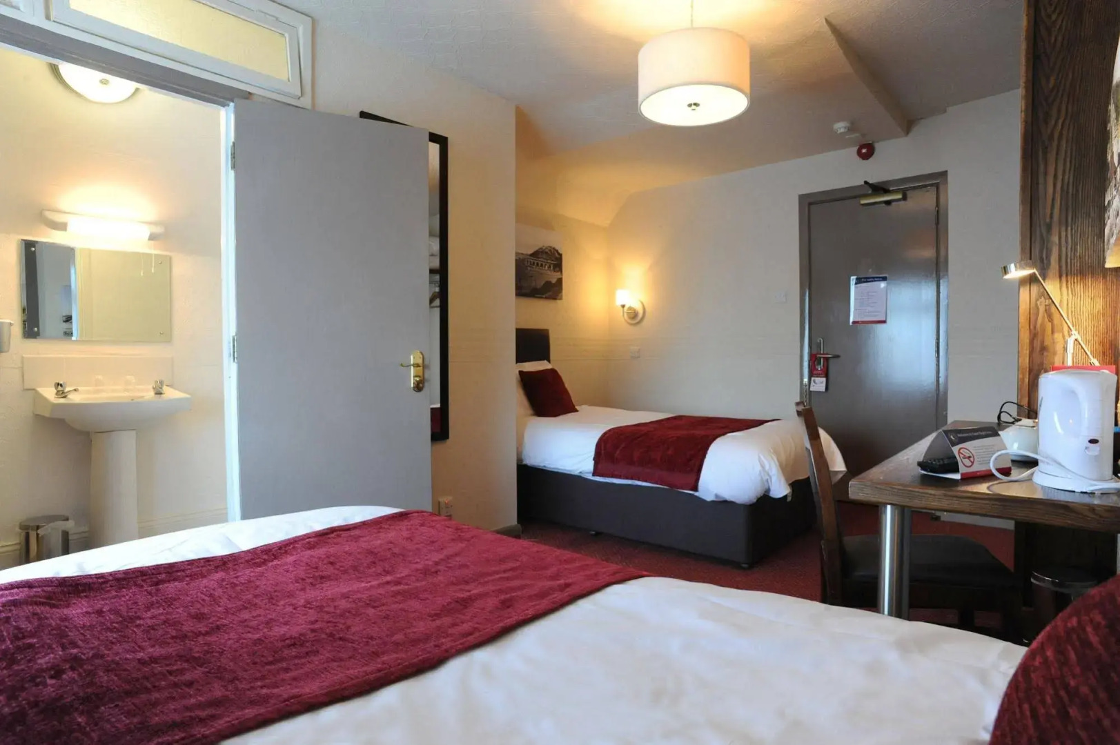 The Spyglass and Kettle