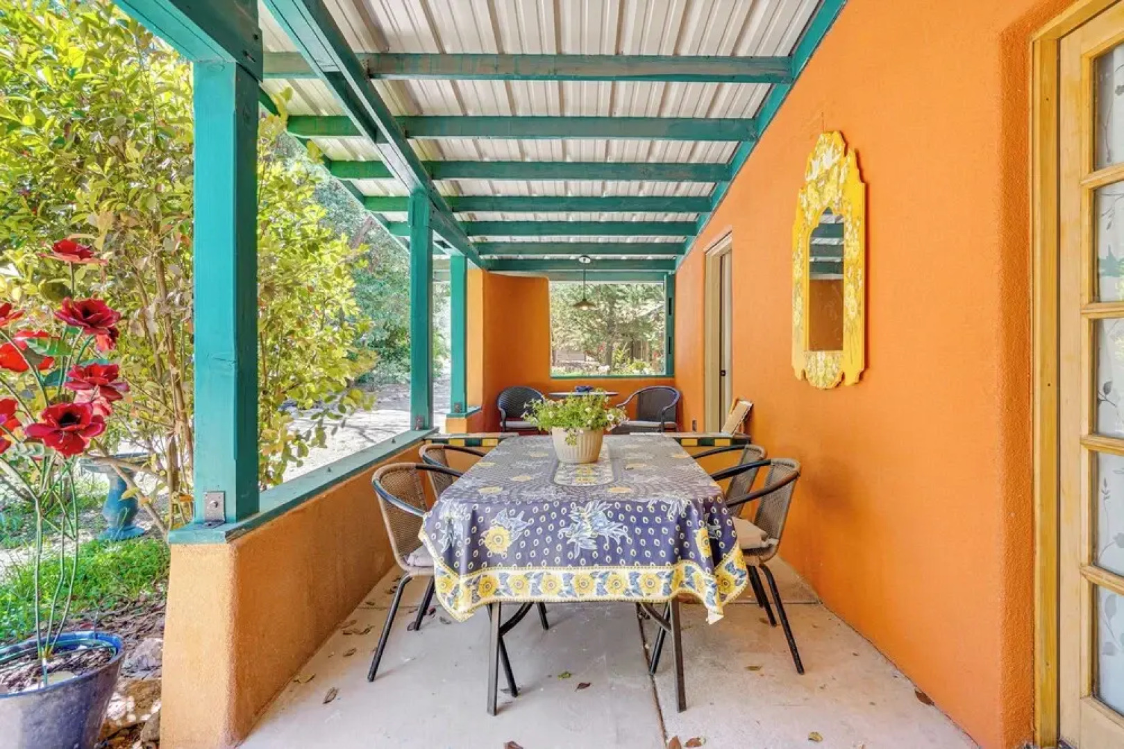 Vibrant 'casa Paloma' w/ Patio - Near Vineyards!