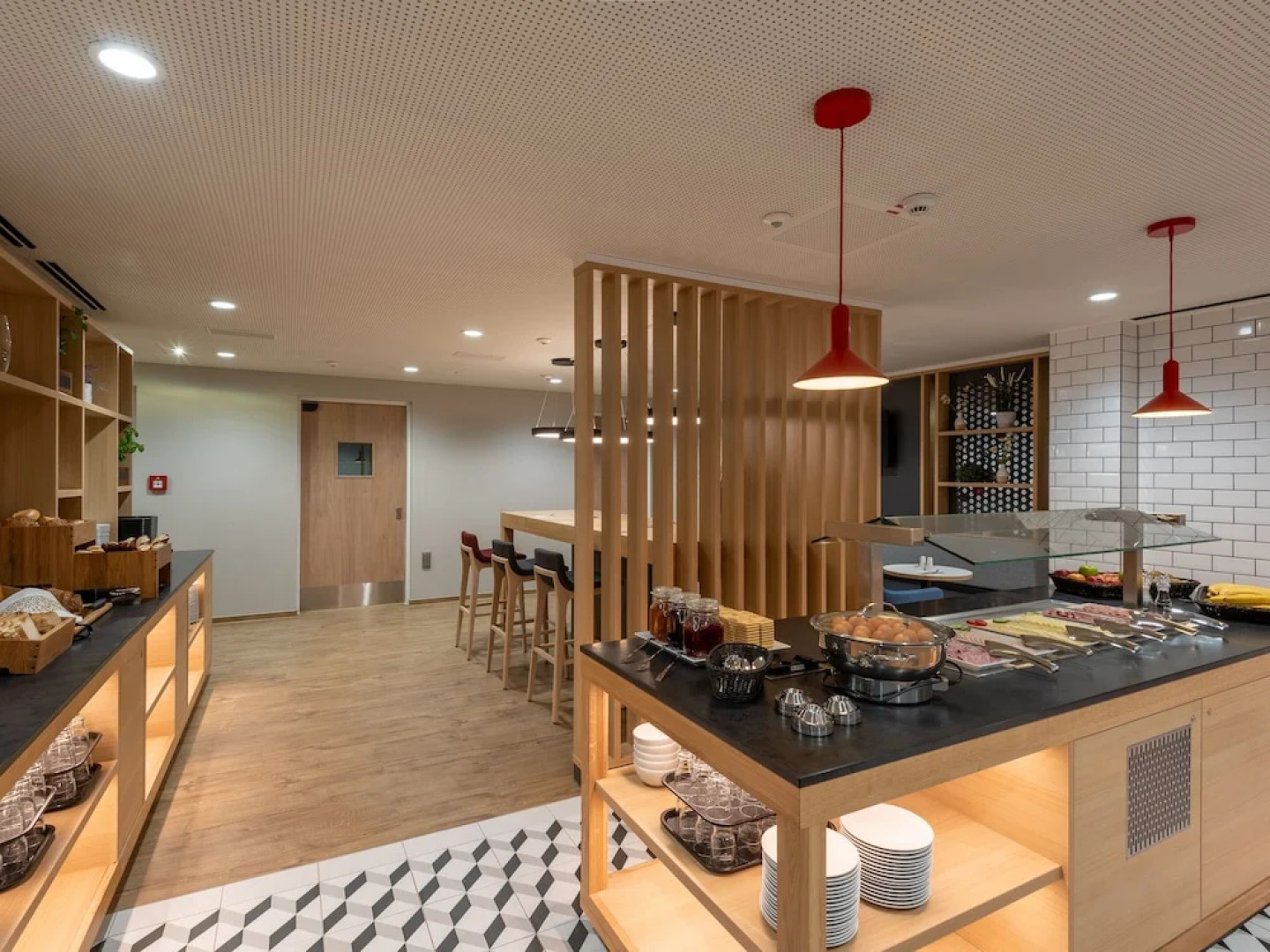 Holiday Inn Express Hamburg South A7 AS42 by IHG