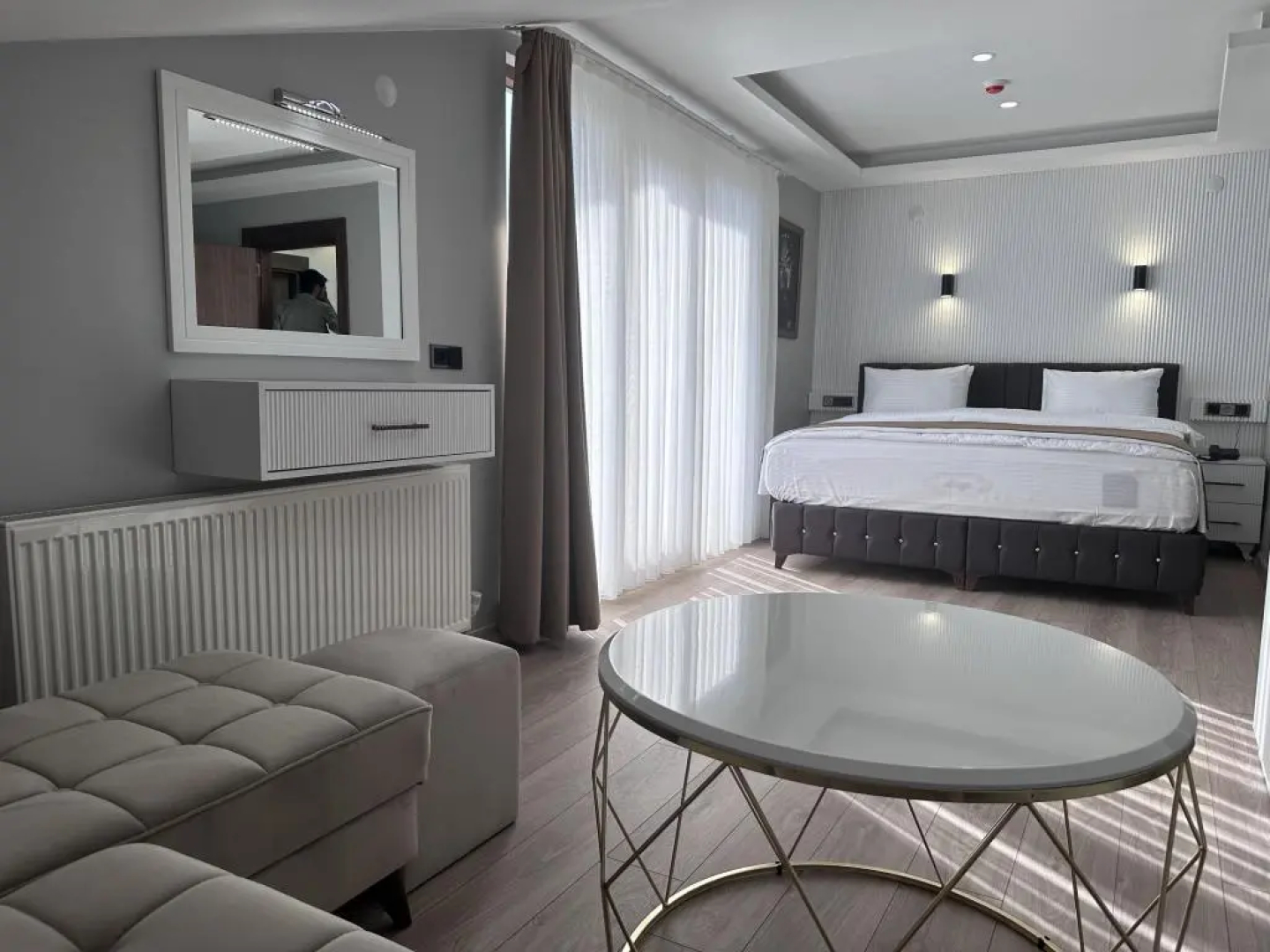 Beyaz Köşk Hotel & Cafe