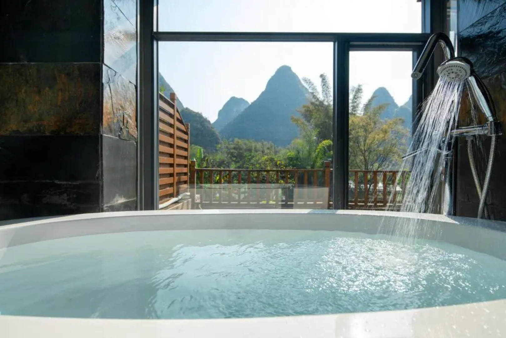 Yangshuo Moondance Hotel
