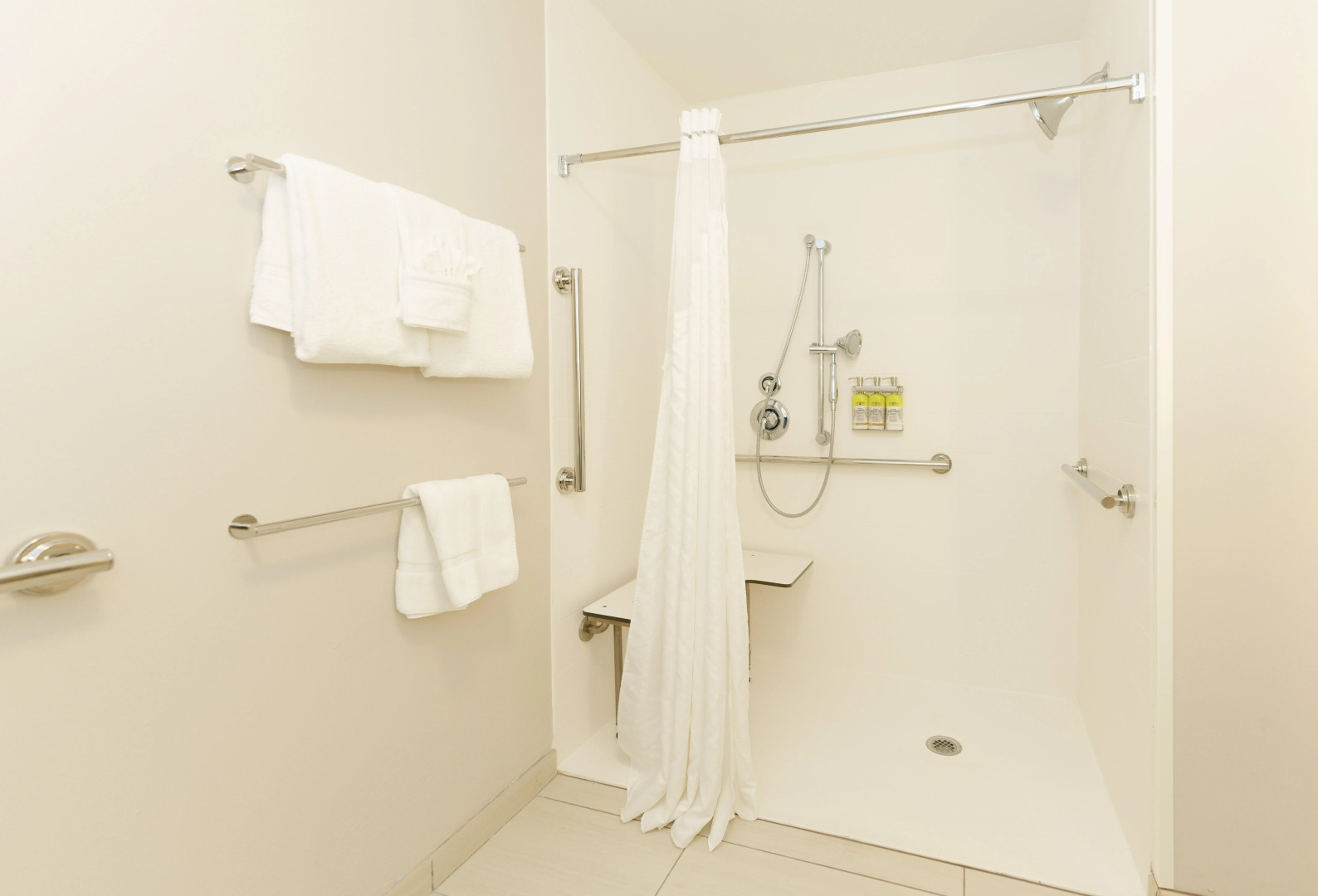 Holiday Inn Express & Suites Franklin - Berry Farms by IHG