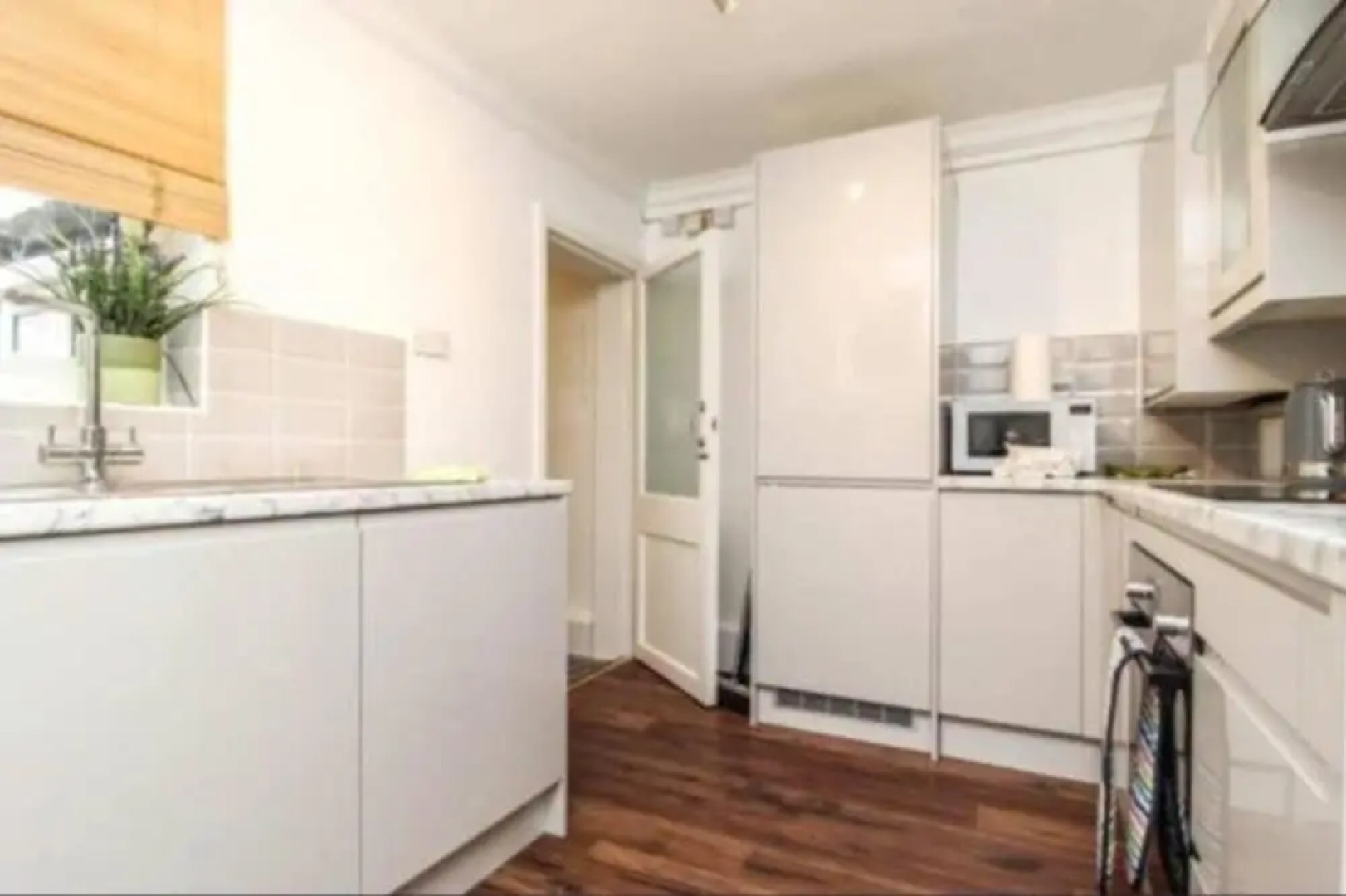 Charming 2-bed Apartment in Brentwood Free Parking