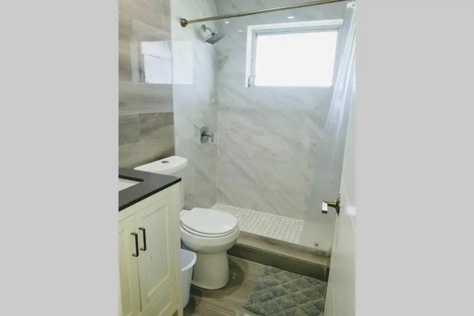 Lakeside Vacation Home