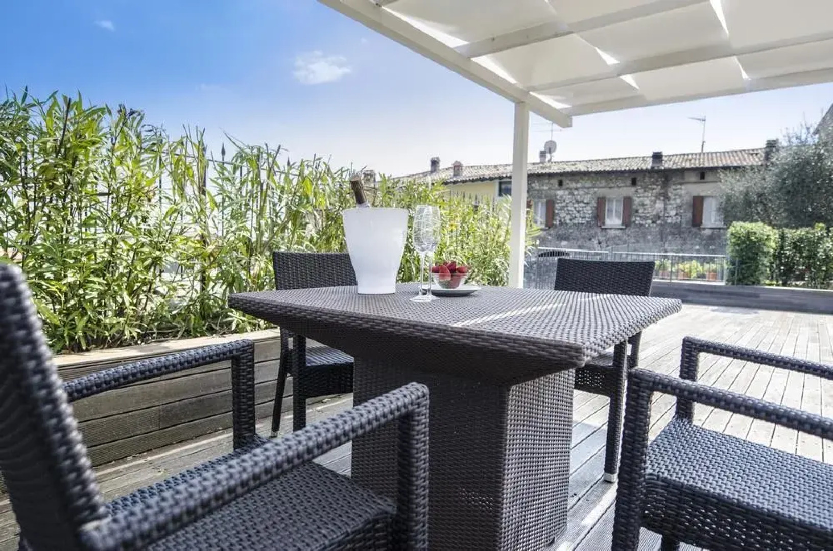 Polpenazze Halldis Apartments